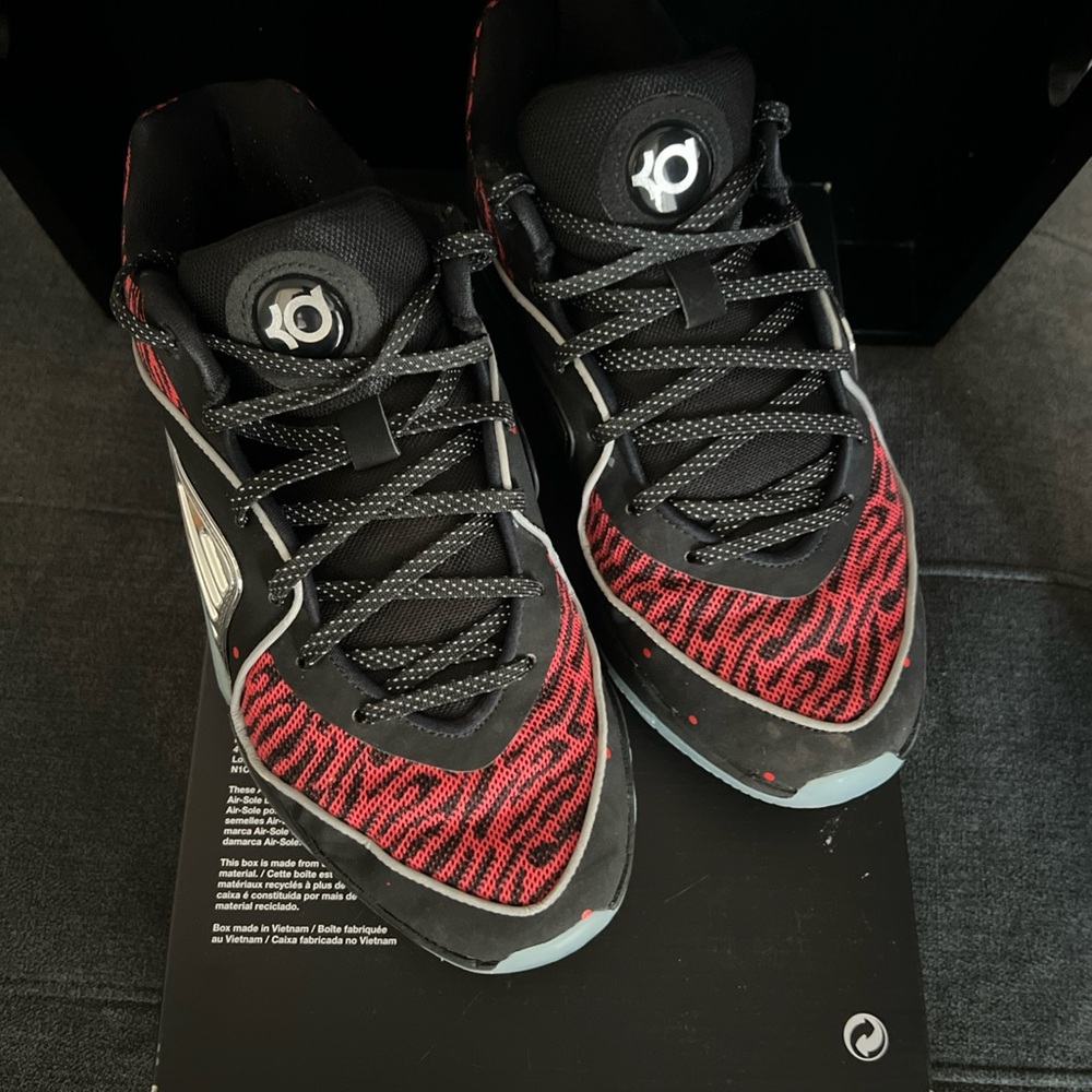 Jordan Men's size 7.5 KD16
